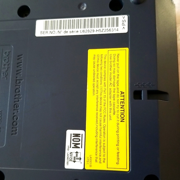 Brothers P-Touch Label Maker - Picture 4 of 5